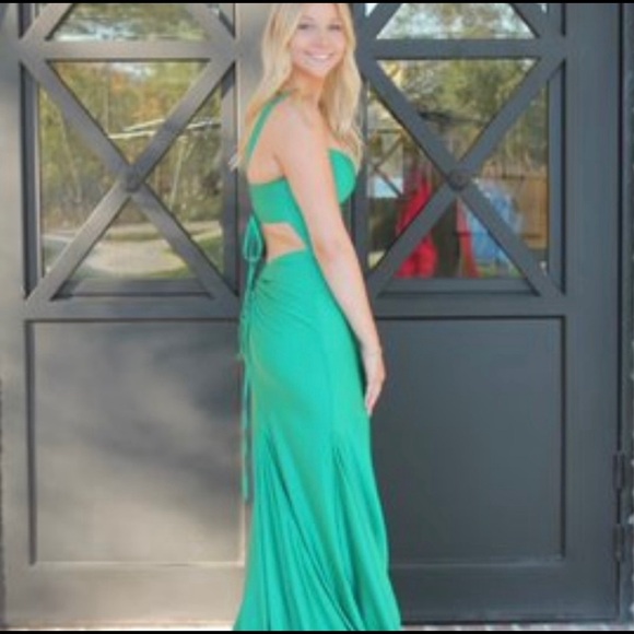 Sherri Hill Ball Gown. Emerald Green - 6 - Picture 6 of 6